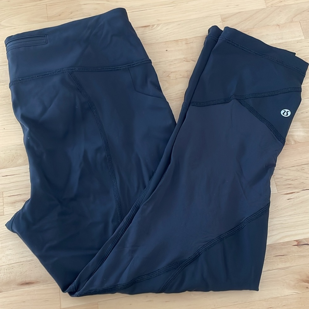 EUC Lululemon Pace Rival Crop *Full-On Luxtreme 22" Black size 8